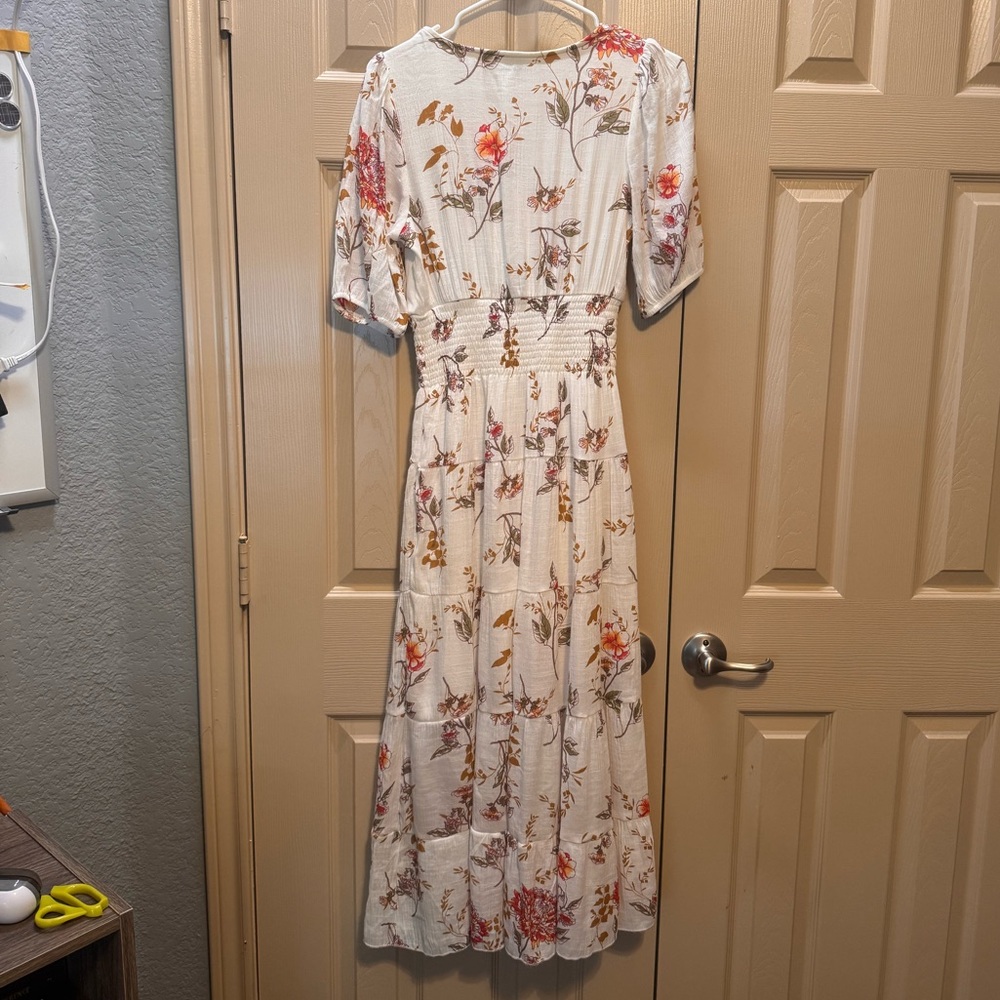 J Gee Floral White Maxi Dress Size Small Romantic Boho Feminine V-Neck Floral - Picture 7 of 8